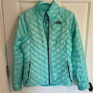 Women’s North Face insulated jacket.